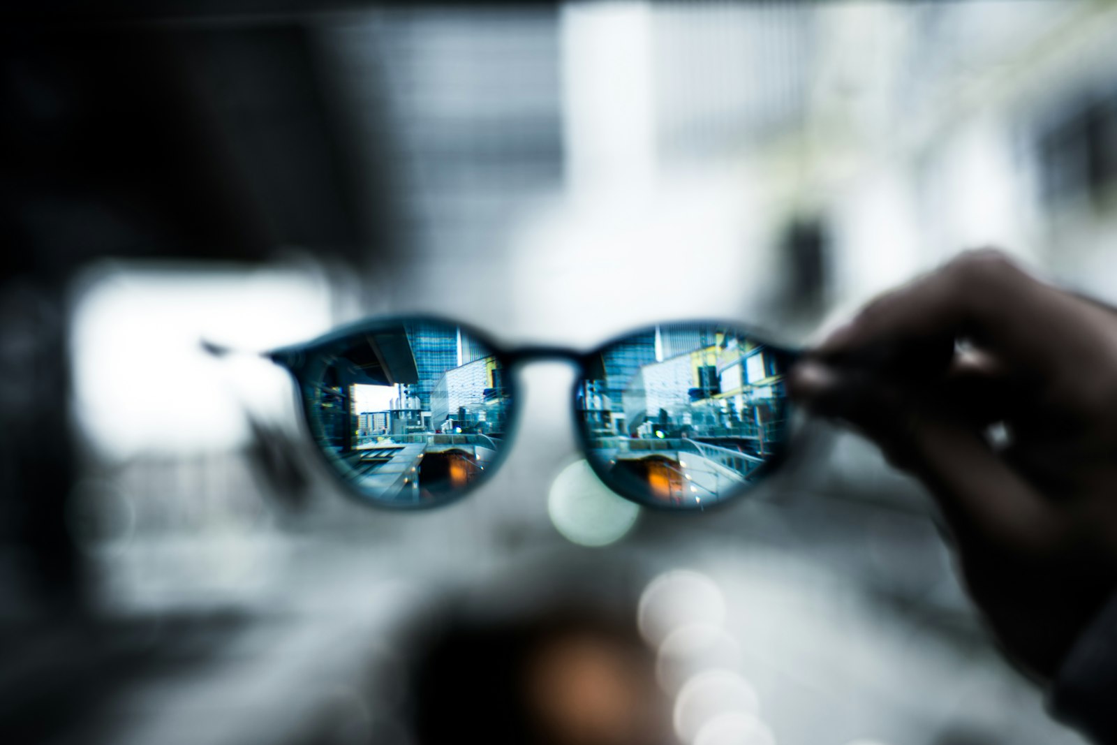 Gafas de sol bodegón enfoque detalle lente — SVMSARA test polarizado