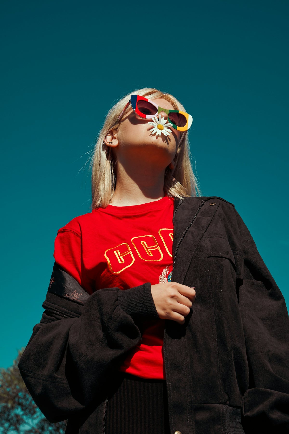 Pareja estilo moda unisex editorial — SVMSARA gafas unisex sostenibles